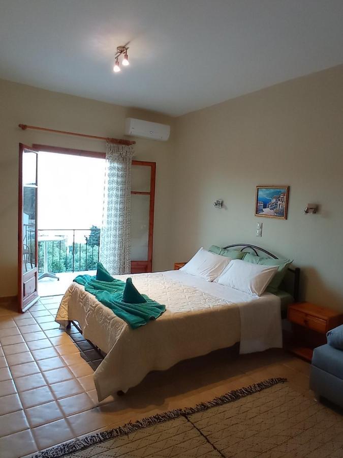 Litheri-Studios&Apartment ปาเลโอกัสไตรซา ภายนอก รูปภาพ